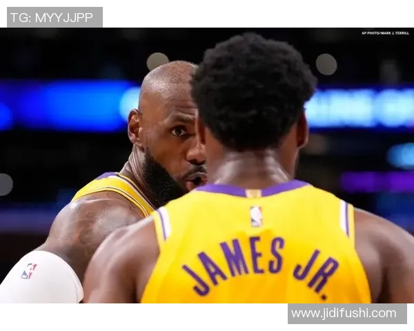 巴克利称若詹姆斯未获首轮投票入选名人堂将亲自邀请他加盟ESPN 巴克利称若詹姆斯未获首轮投票入选名人堂将亲自邀请他加盟ESPN